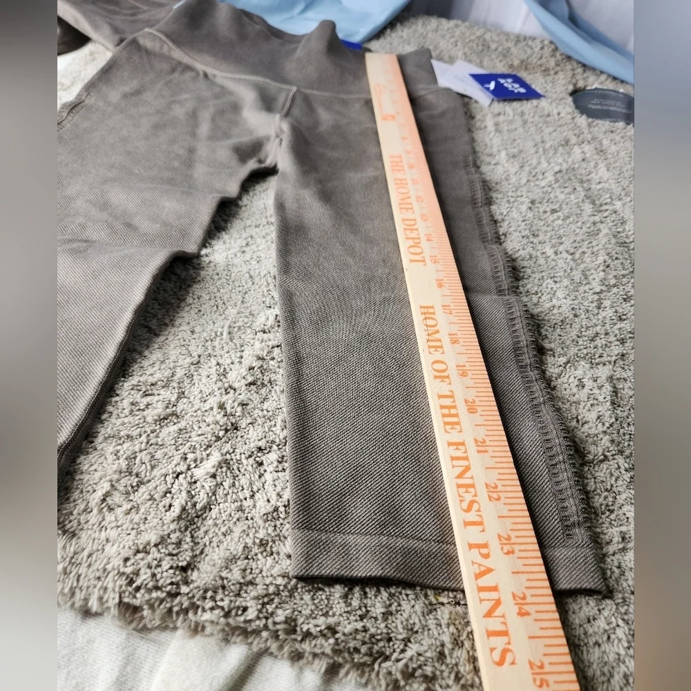 JoyLab Short Persuading Gray High Rise Leggings Size M